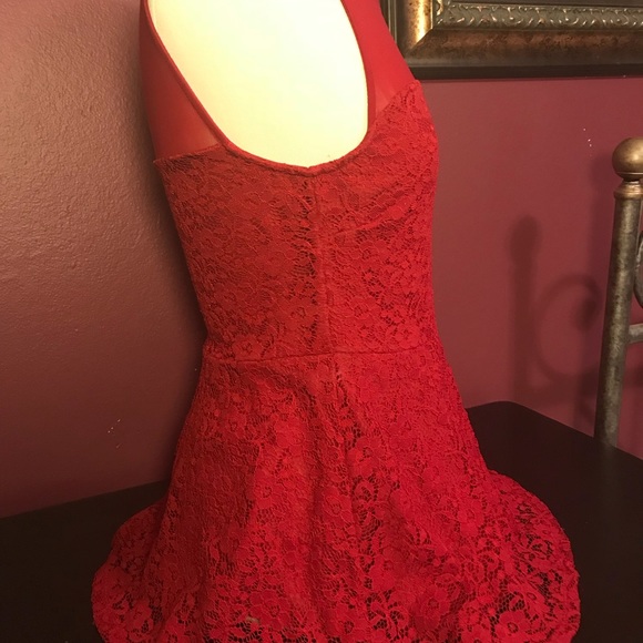 Red top. - Picture 2 of 5